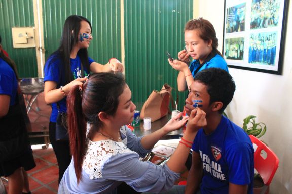 Face painting before the game